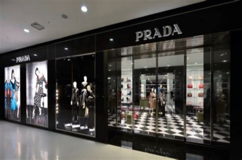 prada patio batel|Prada .